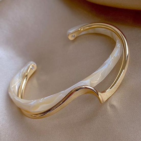 Almie™ - Twist Cuff Bracelet